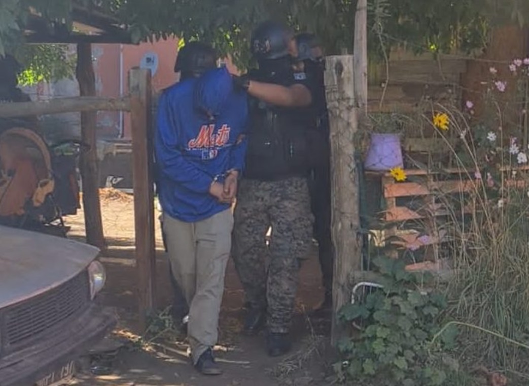 Detuvieron a un hombre en barrio Gobernadores Neuquinos que tenía un kiosco narco thumbnail
